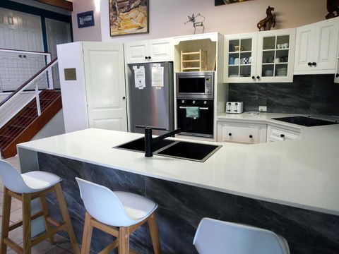 Gone Fishin - Accommodation Gladstone 1