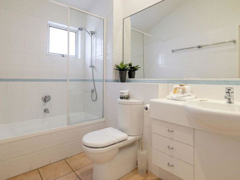 Beachies 3 - Accommodation Gladstone 12