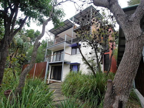 Shell Seeker - Accommodation Gladstone 0