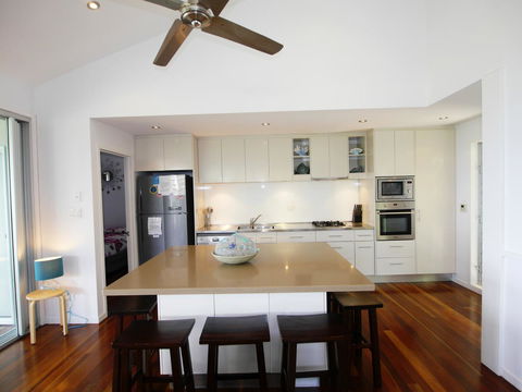 Sandbar - Accommodation Gladstone 3