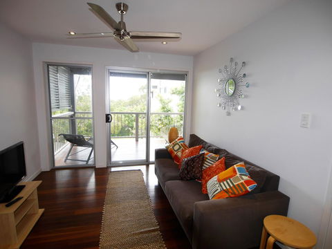 Sandbar - Accommodation Gladstone 10