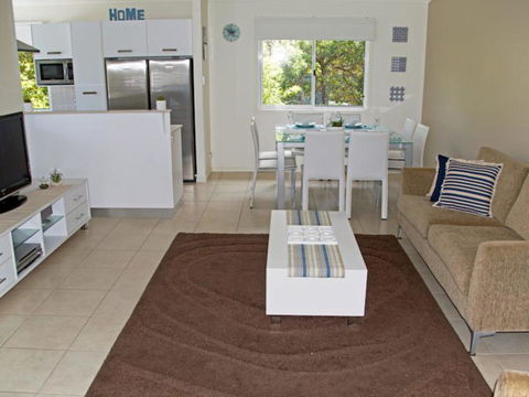 Sandcastles On Main - Accommodation Gladstone 16