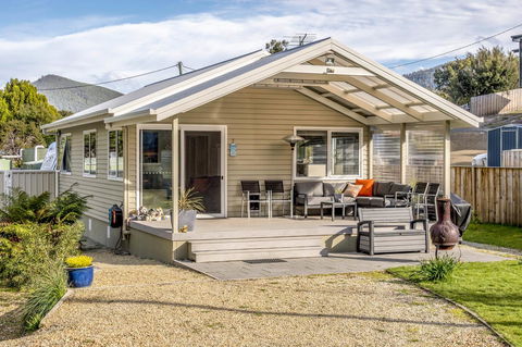 Adventure Bay Holiday Home - Accommodation Gladstone 0