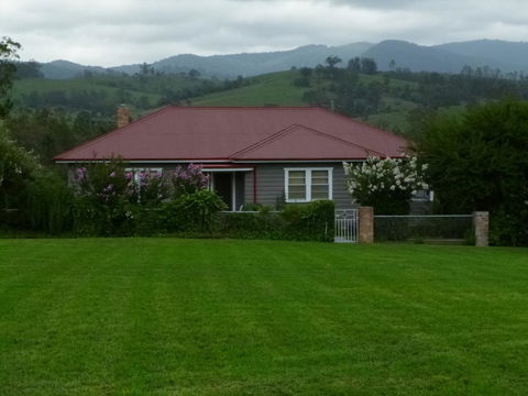 Mansfield Cottage Barrington - Accommodation Gladstone 0