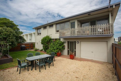 'Banksia 7' Marine Parade - Accommodation Gladstone 0