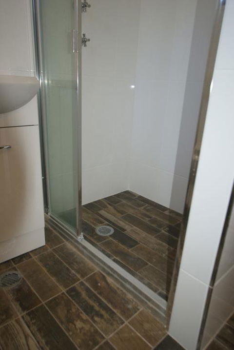 'Bay Dream' Upstairs Unit Three - Accommodation Gladstone 3