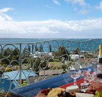 'Baylife Villa' 4a Warruga St - Large home with WIFI Netflix Aircon Linen  Spectacular Views - Accommodation Gladstone