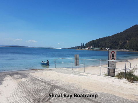 'Beach Break 1', 1/10 Lionel Street - Upstairs Unit With Aircon - Accommodation Gladstone 3