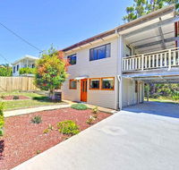 'Beach Break 2' 2/10 Lionel St - downstairs unit with Aircon - Accommodation Gladstone