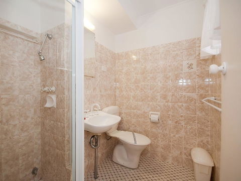 'Beachside' Shoal Bay, Unit 6 - Accommodation Gladstone 1
