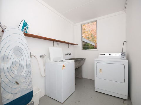 'Beachside' Shoal Bay, Unit 6 - Accommodation Gladstone 3