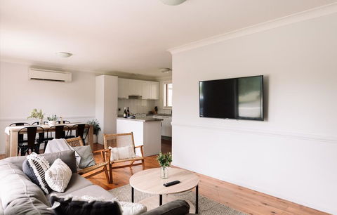 'Comfy & Cosy' - Close To Hospital, Cadia And Early Riser CafÃ© - Accommodation Gladstone 1