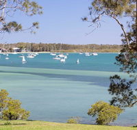 'Corlette Waterfront' 2/44 Danalene Parade - Waterfront Luxury WIFI Aircon Boat Parking - Accommodation Gladstone