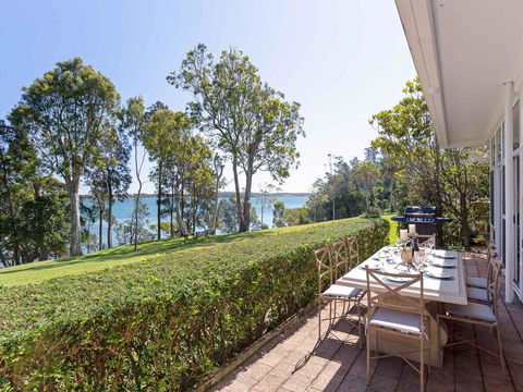 'Corlette Waterfront', 2/44 Danalene Parade - Waterfront Luxury, WIFI, Aircon, Boat Parking - Accommodation Gladstone 2