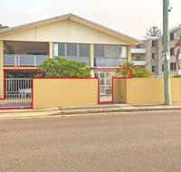 'Mooring One Downstairs' 23 Shoal Bay Rd - Fantastic ground floor duplex with views WIFI and Air Conditioning - Accommodation Gladstone
