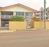 'Mooring Two Upstairs' 23 Shoal Bay Rd - Stunning views WIFI Air Conditioning and Boat Parking - Accommodation Gladstone