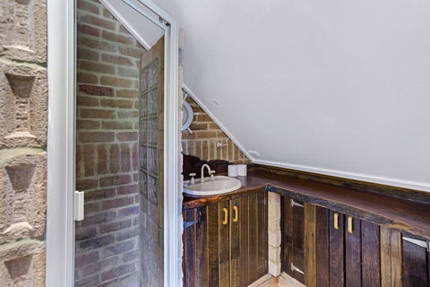 'Salt Wood' Cabin Style Retreat - Accommodation Gladstone 3