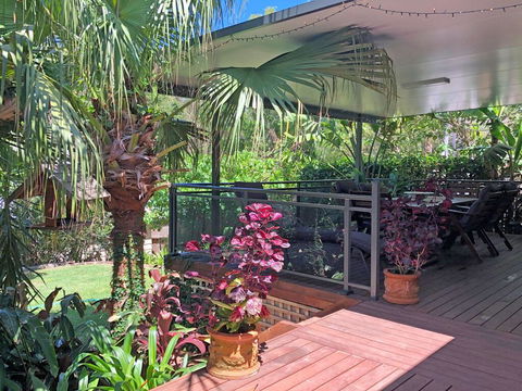 'Sandy Palms' 28 Moorooba Cr - Beautiful Home With Wifi, Air-con And Boat Parking - Accommodation Gladstone 0