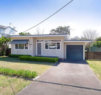 'Shoalz' 28 Rigney Street - Renovated Pet Friendly Cottage  Boat Parking - Accommodation Gladstone