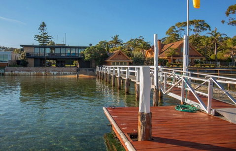 'Southwind' On Main Street - Accommodation Gladstone 0