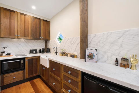 'The Coach House' At Lochiel - Accommodation Gladstone 2