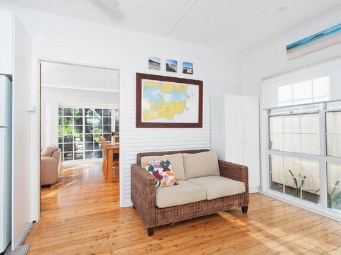 'The Croft' 11 Boulder Bay Rd - Cosy Beach House With Aircon & Only 270m To The Beach - Accommodation Gladstone 3