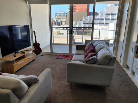 (just Listed) Bolton St 1br 350m Walk To Newcastle Beach +++ Wifi End Eand - Accommodation Gladstone 1