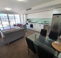 just listed Bolton St 1br 350m walk to Newcastle beach  Wifi end Eand - Accommodation Gladstone