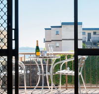 1 'BAHIA' 47 RONALD AVE - GREAT LOCATION WITH FILTERED WATER VIEWS - Accommodation Gladstone