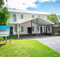 1 'Florida' 5 Lillian Street - 2 min walk to beach shops  restaurants - Accommodation Gladstone