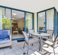 1 Bedroom - Private Managed Resort Pool and Beach - Alex - Accommodation Gladstone