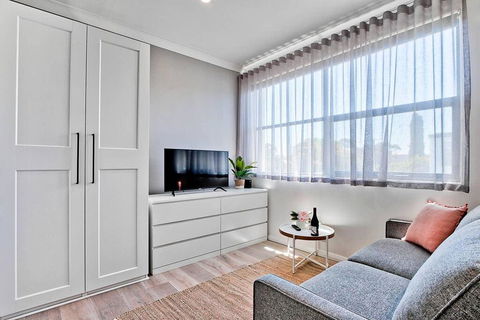 1 Bedroom Apt With Air-Conditioning In Plympton - Accommodation Gladstone 0