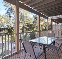 1 bedroom Executive Villa located within Cypress Lakes - Accommodation Gladstone