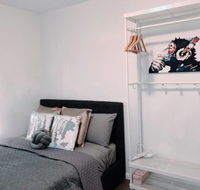 1 Private Double Room In Carramar 1-minute to Station - SHAREHOUSE - Accommodation Gladstone