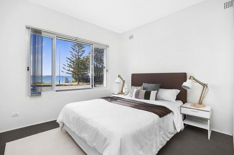 1 South Pacific - Accommodation Gladstone 1