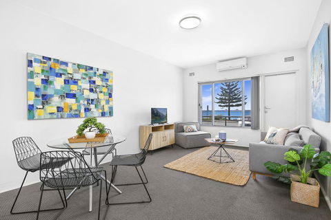 1 South Pacific - Accommodation Gladstone 0