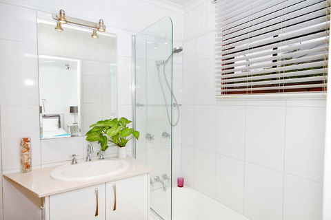 1/121 Park Crescent, Coolum Beach - Accommodation Gladstone 1