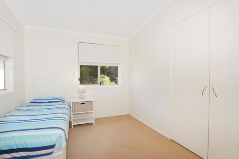 10 Barra Crescent, Coolum Beach, 500 BOND, WIFI, Walking Distance To Beach - Accommodation Gladstone 2