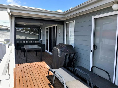 10 Hobart Road - Accommodation Gladstone 2