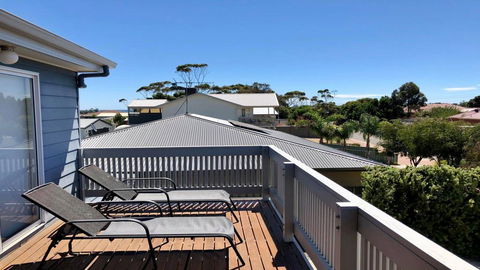 10 Hobart Road - Accommodation Gladstone 1