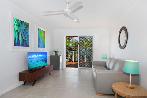 10 Mona Vista Crt, Coolum Beach, VIEWS, WiFi, Pet Friendly - Accommodation Gladstone 1
