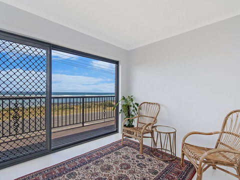 10 OCEAN VILLA - Accommodation Gladstone 2