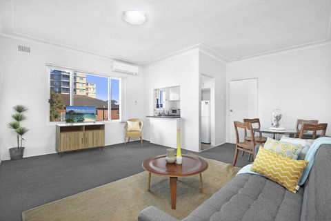 10 South Pacific 2 Bedrooms - Accommodation Gladstone 0