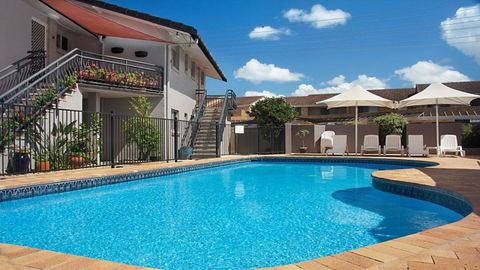 10T Beachfront Apartments - Accommodation Gladstone 2