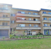 11 'Silvana Court' 26 Ajax Avenue - close to the water and clubs - Accommodation Gladstone