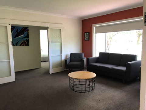 11 Findlay Street - Accommodation Gladstone 3