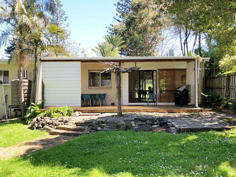 11 Findlay Street - Accommodation Gladstone 2
