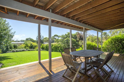 11 Riley St - Stylishly Modern - Accommodation Gladstone 3