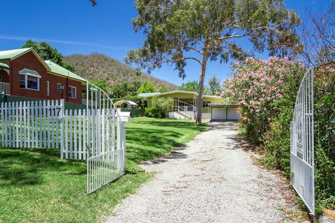 117 Fitzroy Street - Accommodation Gladstone 3