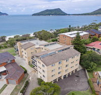 12 'The Helm' 22 Voyager Close - unit in Little Beach with direct access to Shoal Bay Beach - Accommodation Gladstone